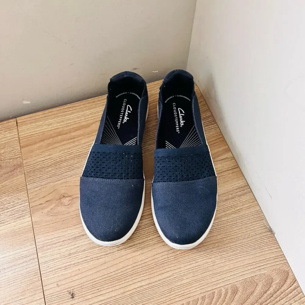 Clarks Women's Breeze Vibe CloudSteppers Slip On Loafer Navy Size 6